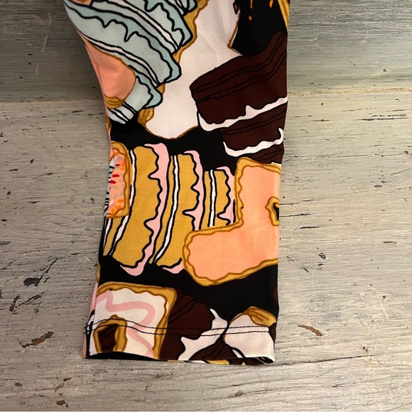 Lula Roe Buttery Soft Colorful Cake Print Leggings Like New - Picture 4 of 6
